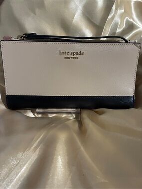 kate spade Two-Tone Black and Cream Saffiano Wristlet